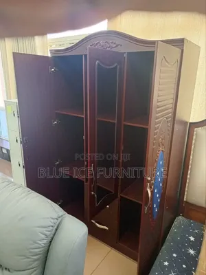 Modern 3door Wardrobe With Mirror