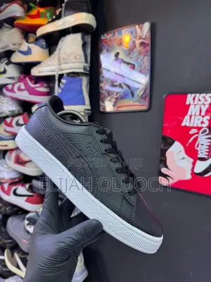 Black Puma Suede Classic
Sizes: _40 41 42 43 44 45