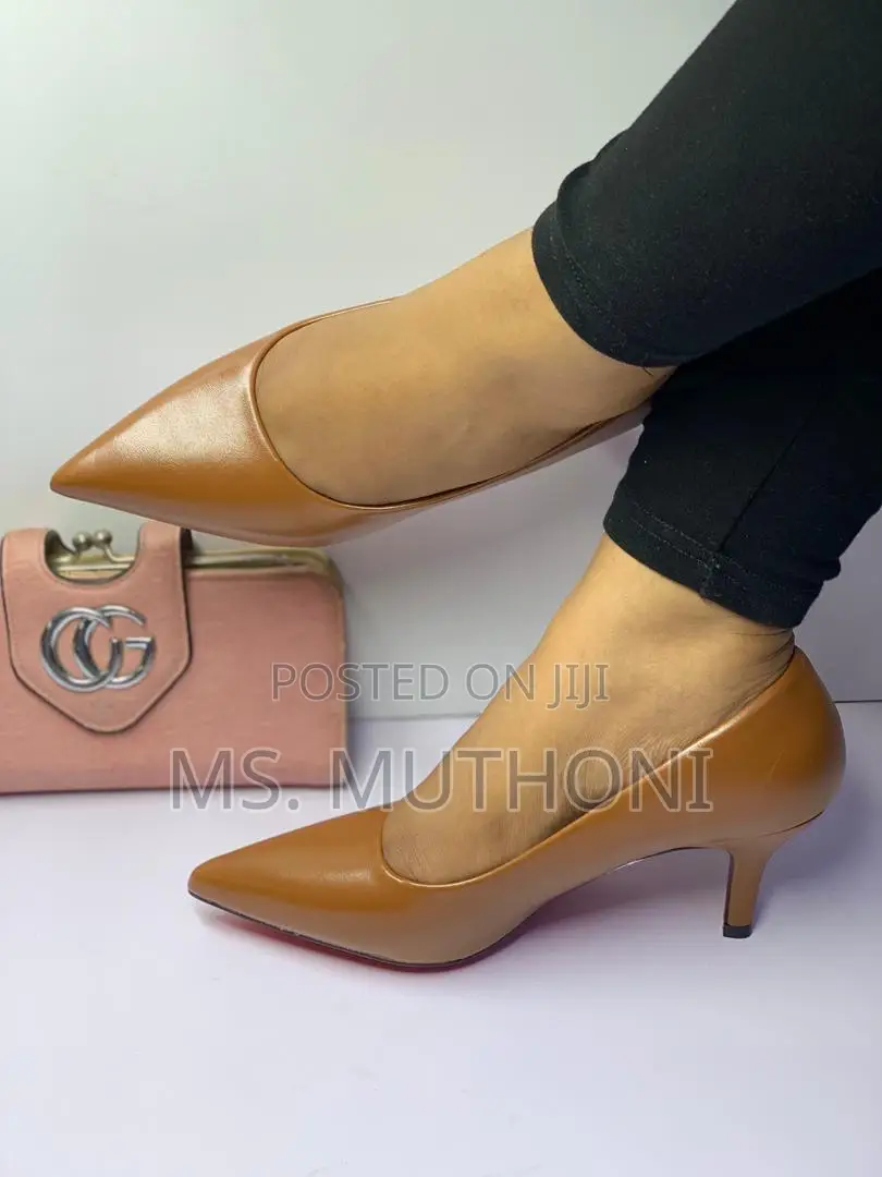 Ladies Low Heel Official Pumps