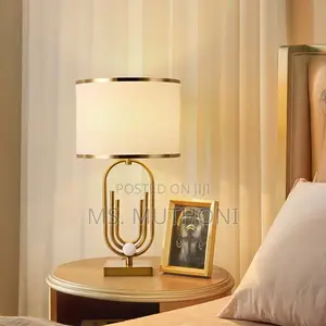  Modern Nordic Luxury Table Lamp (• W30 × H56 × D14 Cm)