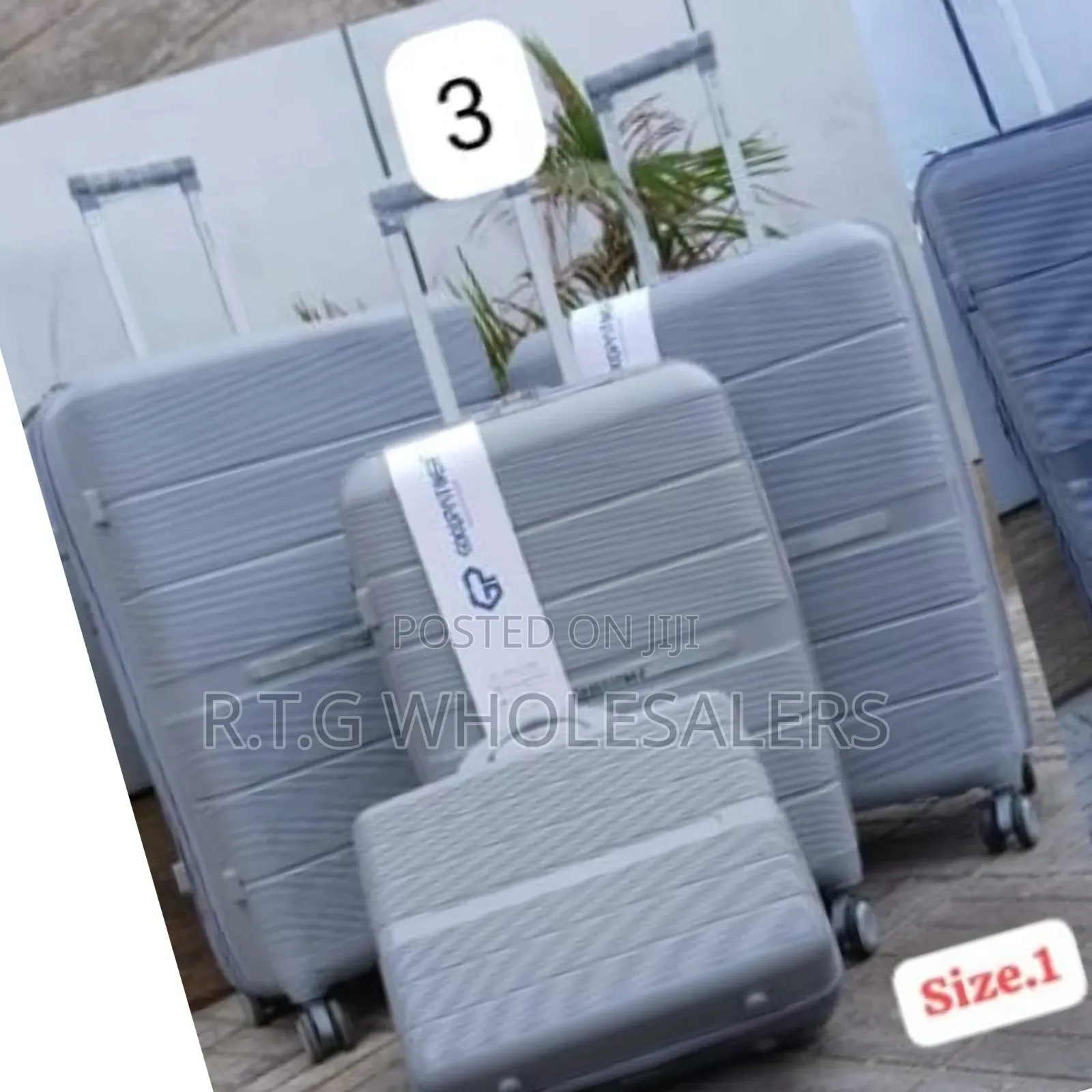4-in-1 Unbreakable Luxury Rubber Suitcase Set – Size 2