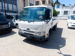 4000cc Toyota Dyna With Leaf Springs