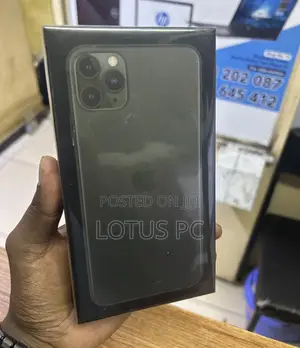 New Apple iPhone 11 Pro Max 256 GB Green