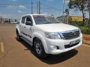 Toyota Hilux 2014 Off white