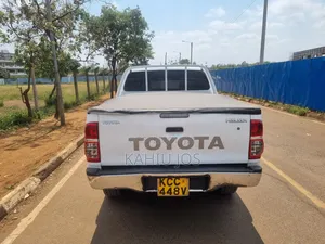 Toyota Hilux 2014 Off white