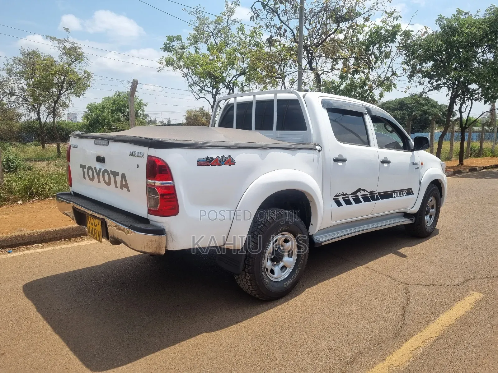 Toyota Hilux 2014 Off white
