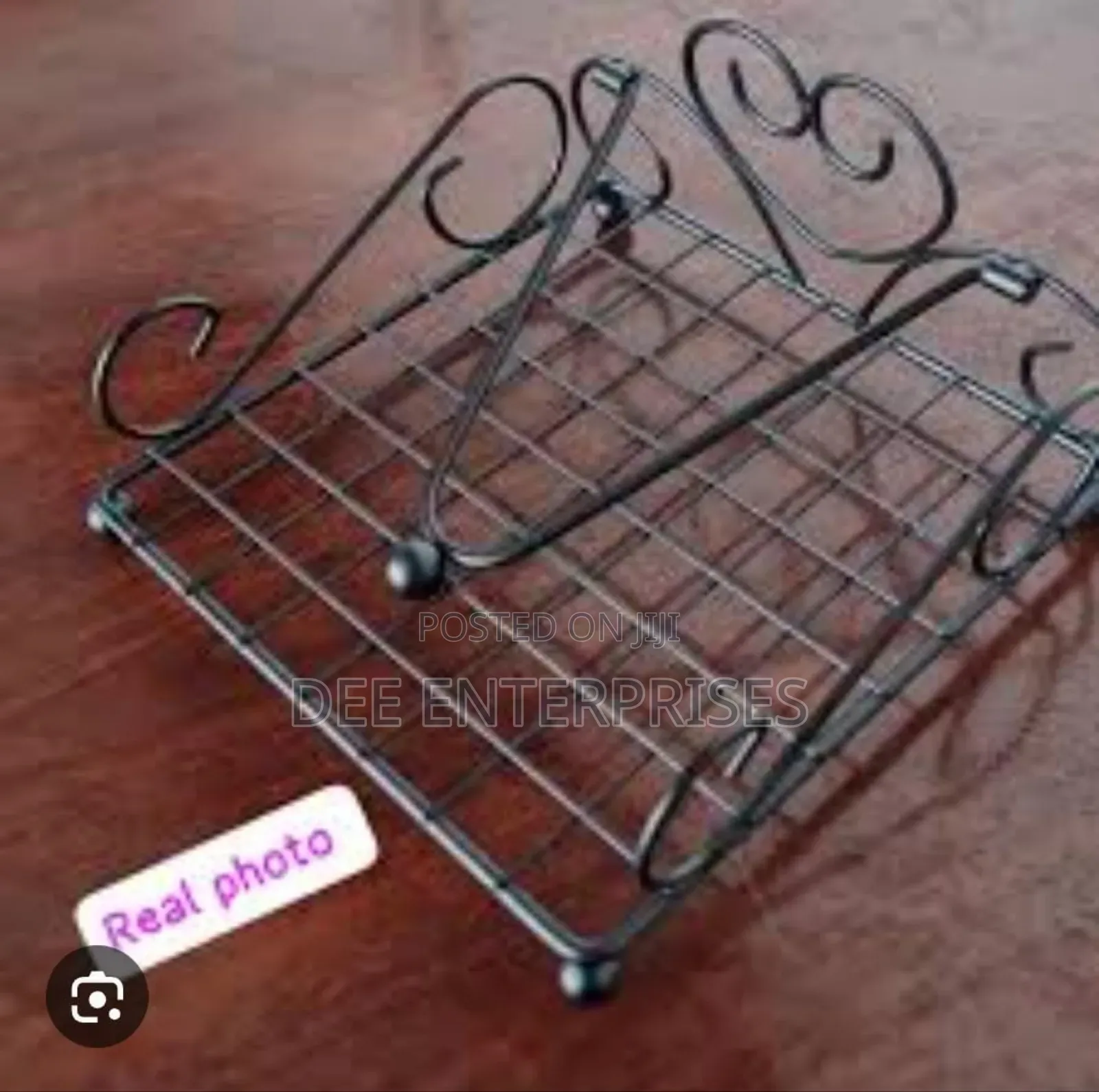 Love Shape Metallic Serviet Holder