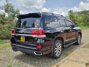 Toyota Land Cruiser 2011 Black