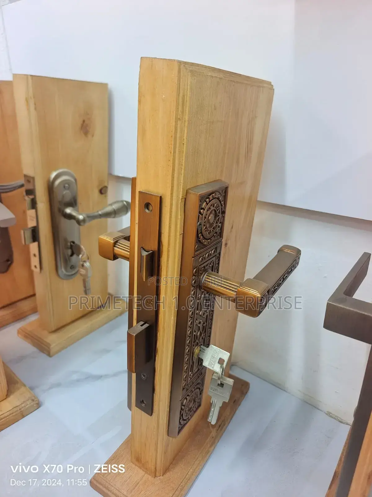 Crafted -Deco Wista Locks