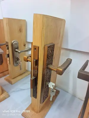 Crafted -Deco Wista Locks