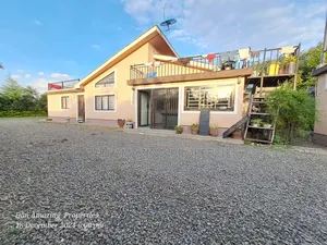 4bdrm Bungalow in Isinya Rd On 1/4, Kiserian for sale
