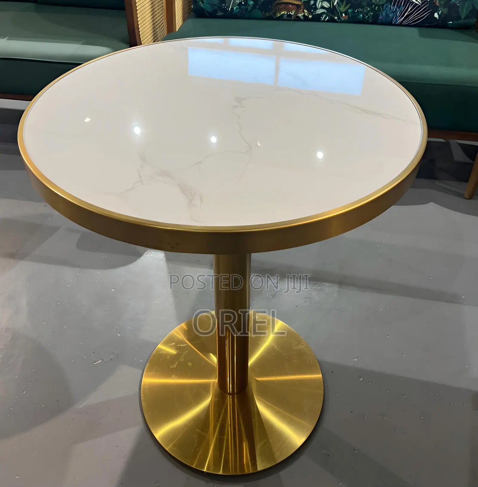 Dining Tables; Chic Circular Dining Table for Home