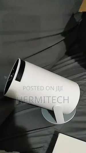 Portable Mini Projector With Clear Display and Resolution