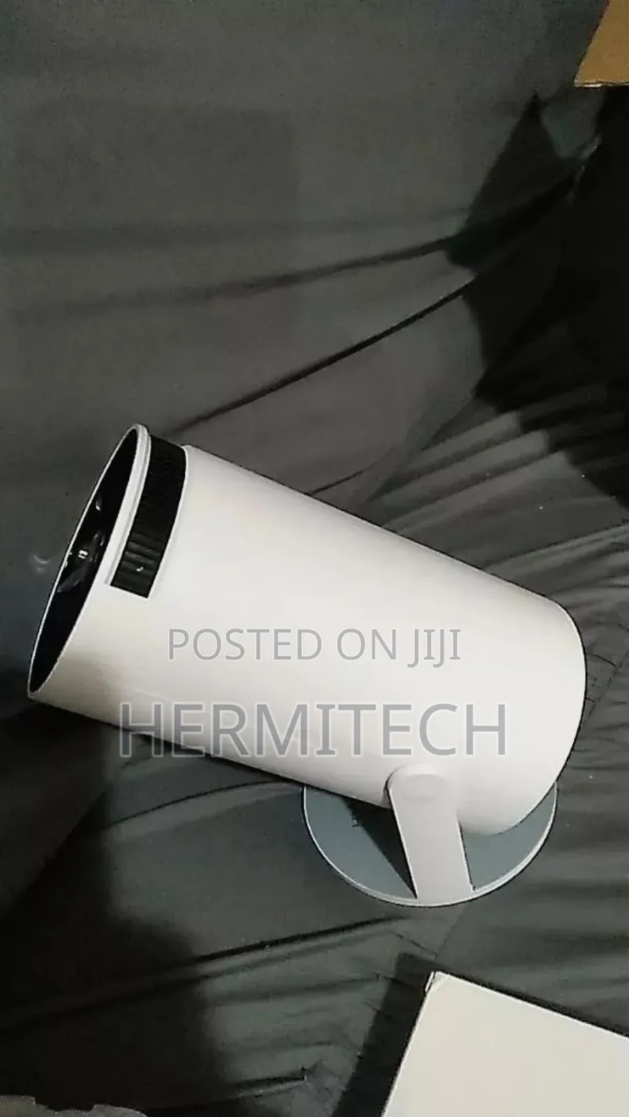 Portable Mini Projector With Clear Display and Resolution