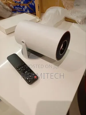 Portable Mini Projector With Clear Display and Resolution