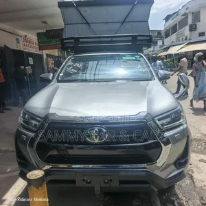 Toyota Hilux 2024 Gray