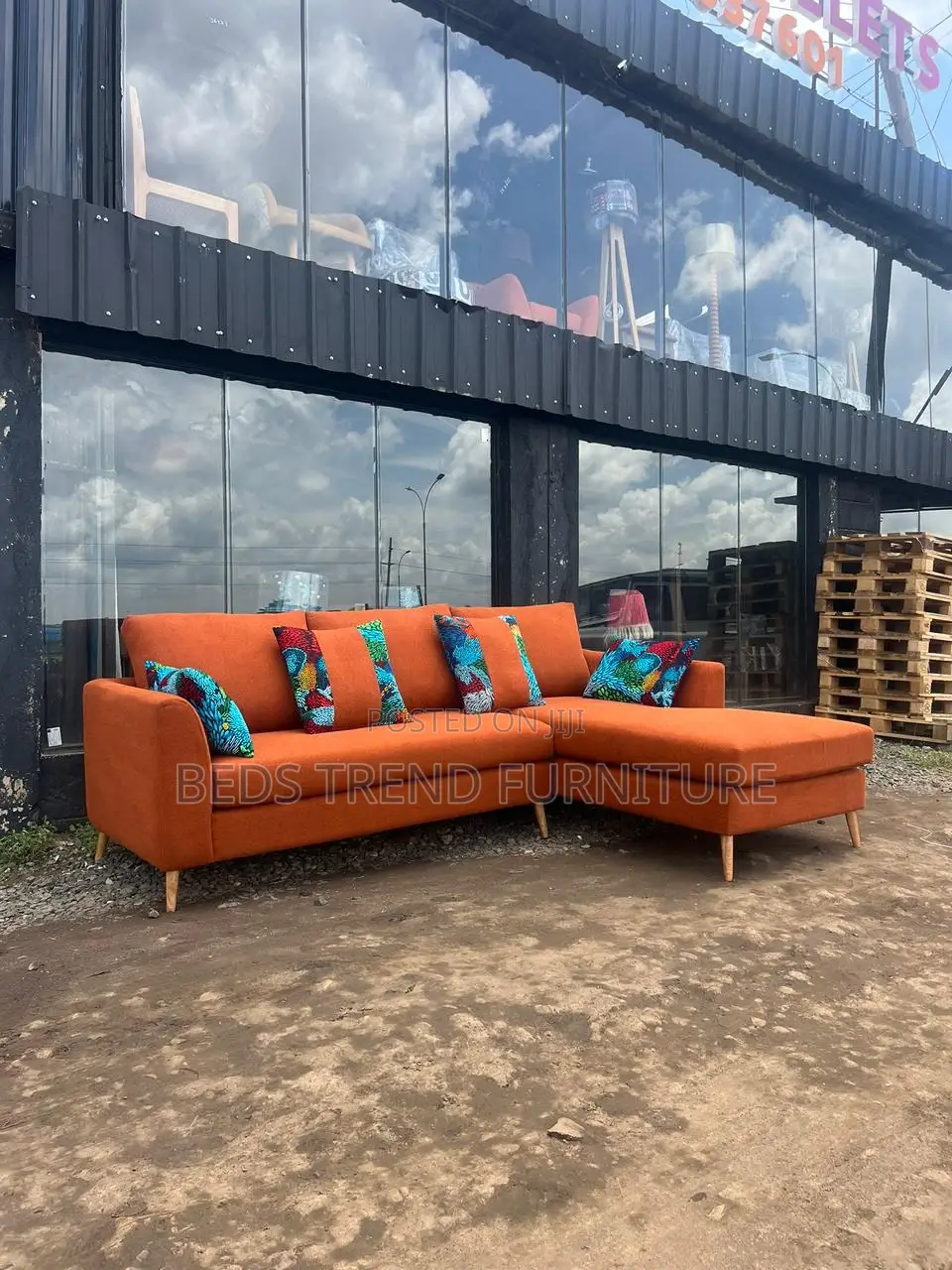 Modern Ergonomic 6 Seater Sectional Sofa