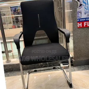 Ergonomic Mesh Guest Chair – Sturdy Frame, No Wheels