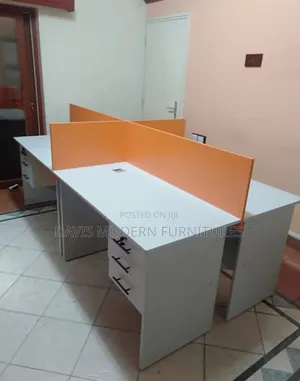Executive Office Cubicle Desk Set – 4 Workstations