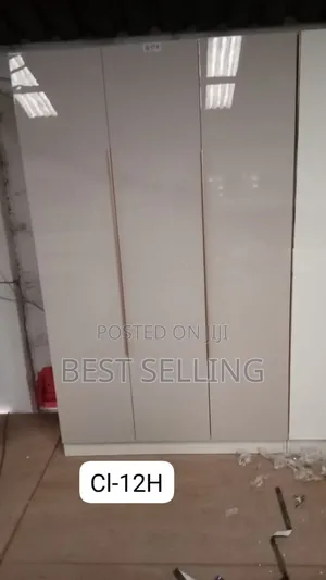 Full Clossed 3 Door Wordrobe