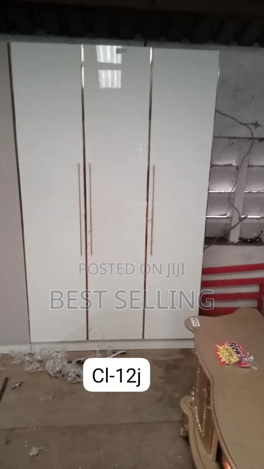 Full Clossed 3 Door Wordrobe
