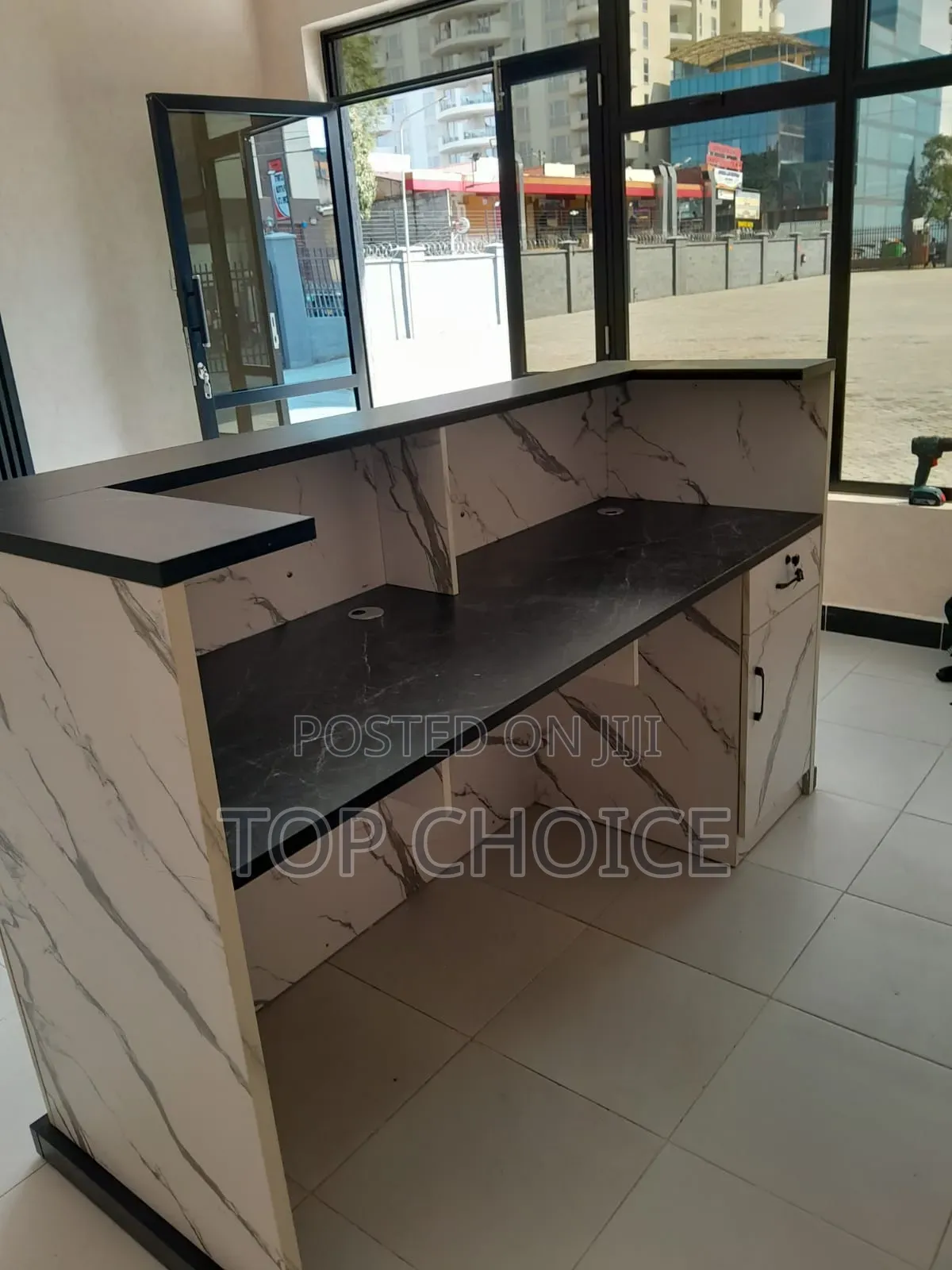 Reception Desk 2m