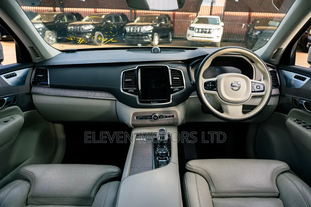 Volvo XC90 2020 Gold
