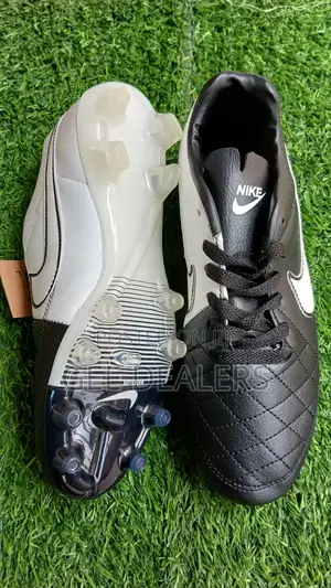 Nike Tiempo Football Boots,Size 37-42