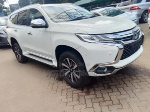 Mitsubishi Pajero Sport 2019 White