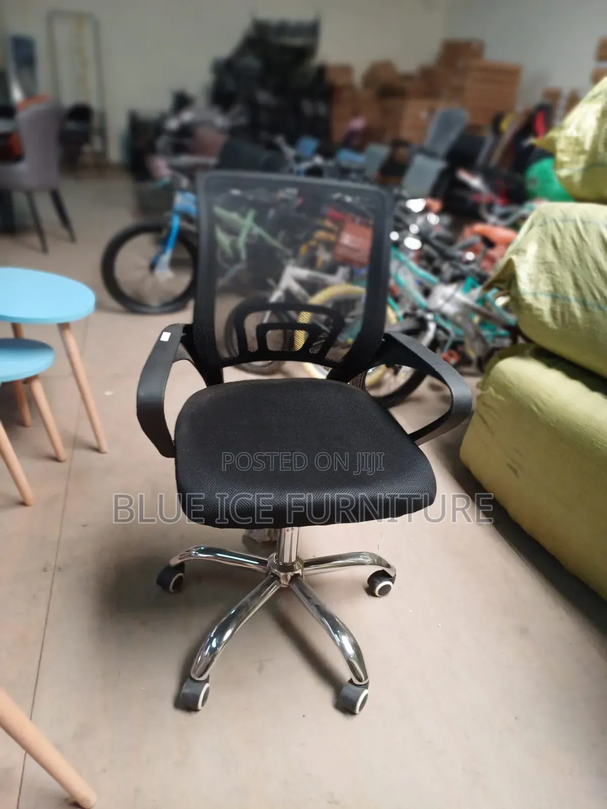 Office Working Mesh