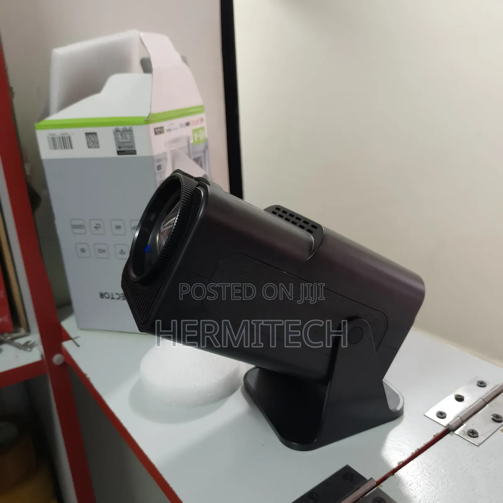 Easy to Use Anywhere Anytime Hy 320 Projector With Usb Port