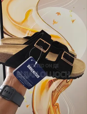 Birkenstock Slides
Black
Original Quality 👌🏼👌🏼