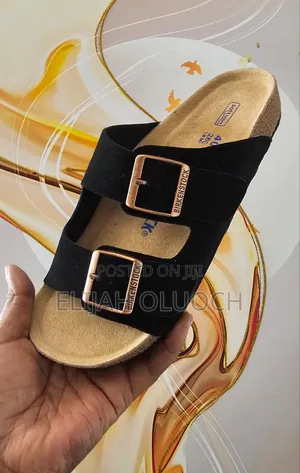 Birkenstock Slides
Black
Original Quality 👌🏼👌🏼