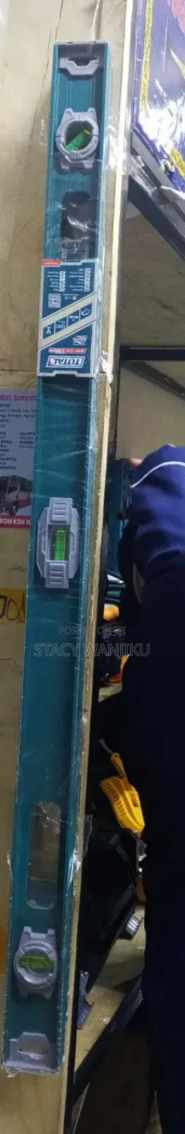 100m Total Spirit Level