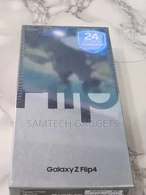 New Samsung Galaxy Z Flip4 256 GB Purple
