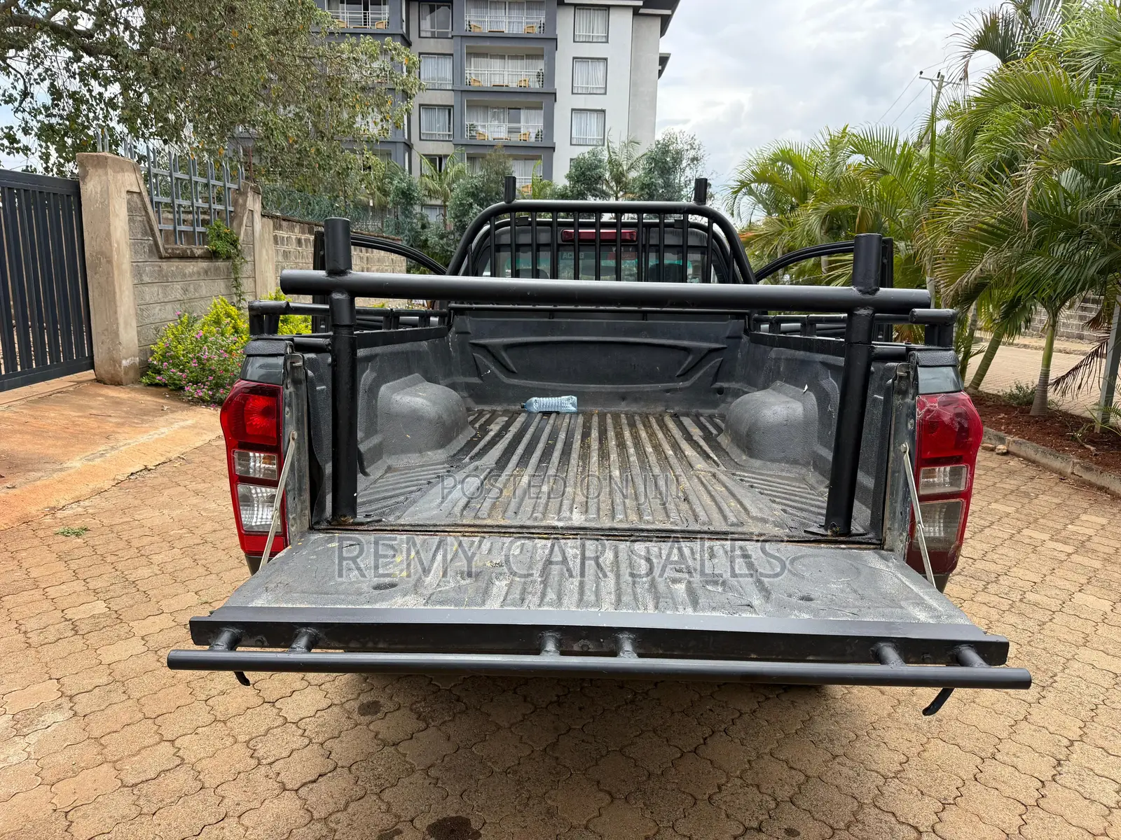 Isuzu D-MAX 2017 Gray