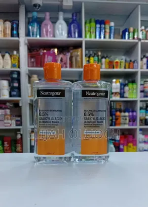 Neutrogena Blackhead Eliminating 0.5% Salicylic Acid Cleansing Toner.