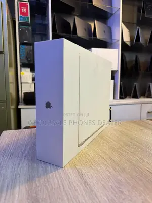 New Laptop Apple MacBook Air 2025 M4 16GB Apple M4 SSD 256GB