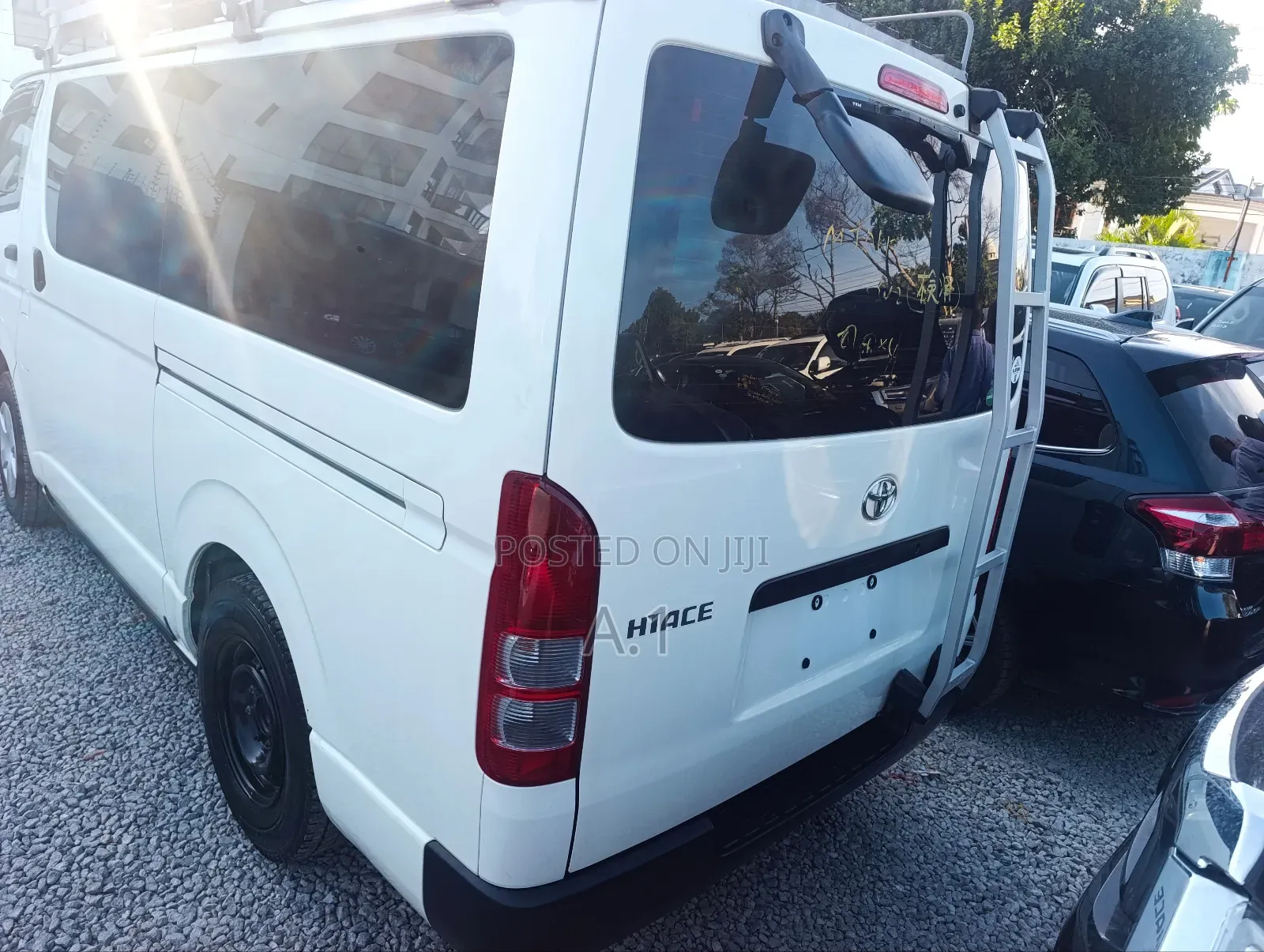 Toyota HiAce 2019 White