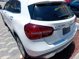 Mercedes-Benz GLA-Class 2019 White