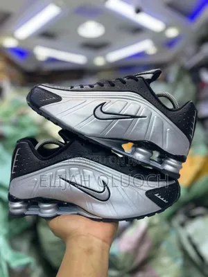 Nike Shox R4 Black Silver 🔥

Quality 👌🏽