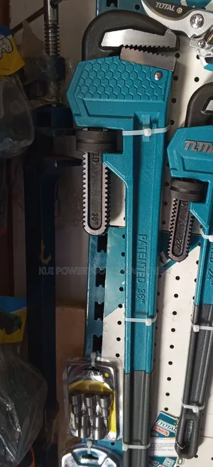 Total 36" Pipe Wrench/ 36" Pipe Wrench