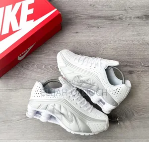 Nike Shox R4 White Mettalic Platinum 🔥

Quality 👌🏽

Size 39-45