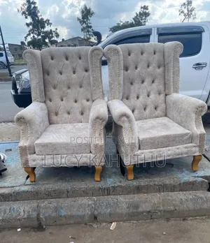 Dazzling King Size Chairs