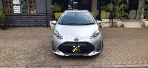 Toyota Aqua 2017 Silver