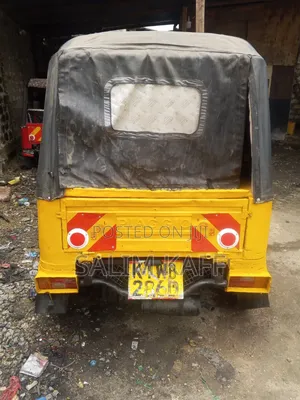 Piaggio 2018 Yellow