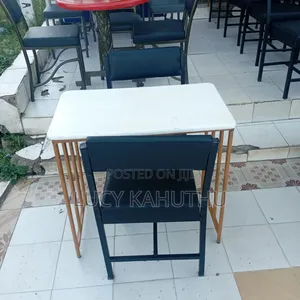 Powder Coated Manicure Table With Office Chairs