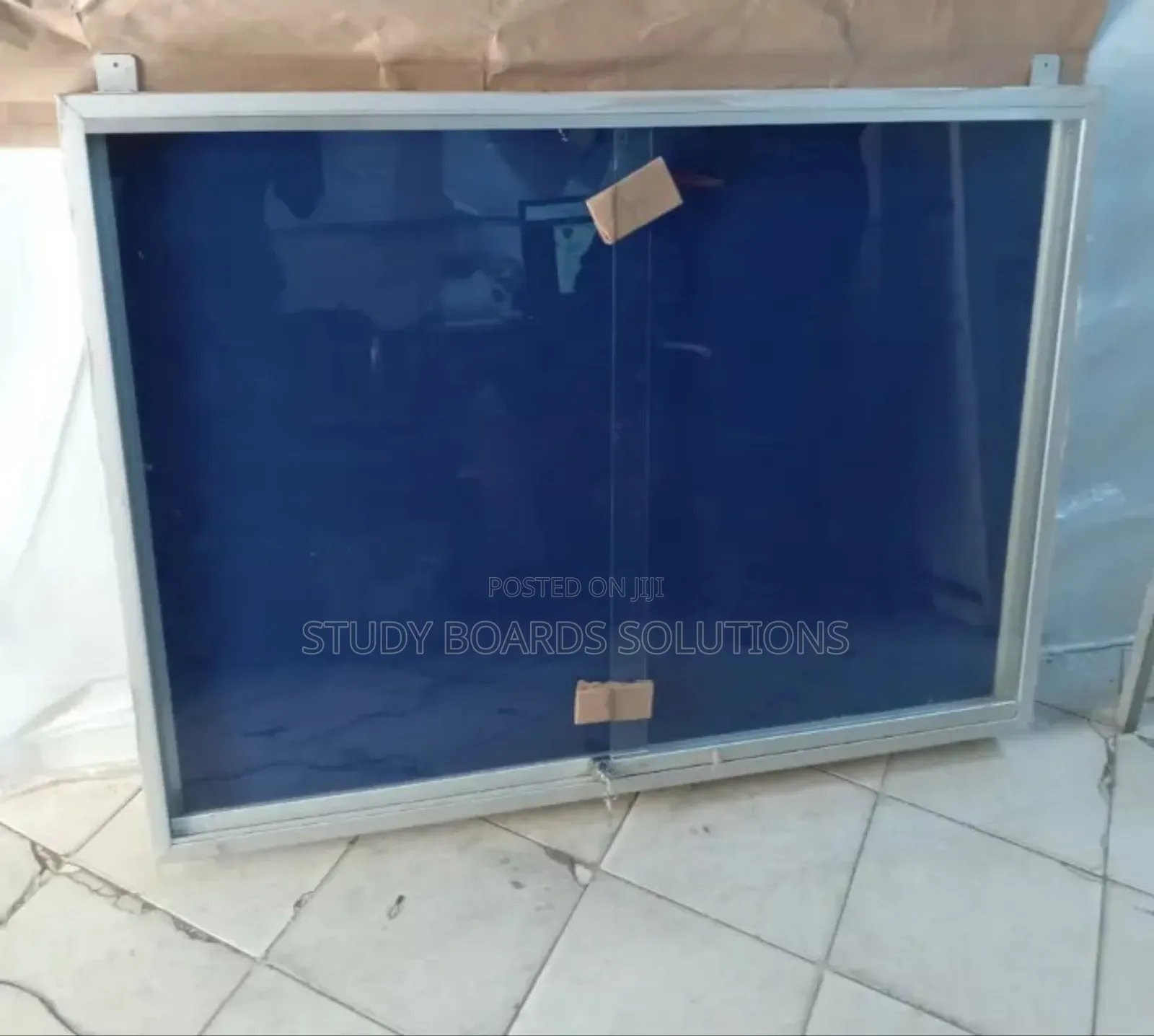 3ftx2ft Glass Lockable Notice Board