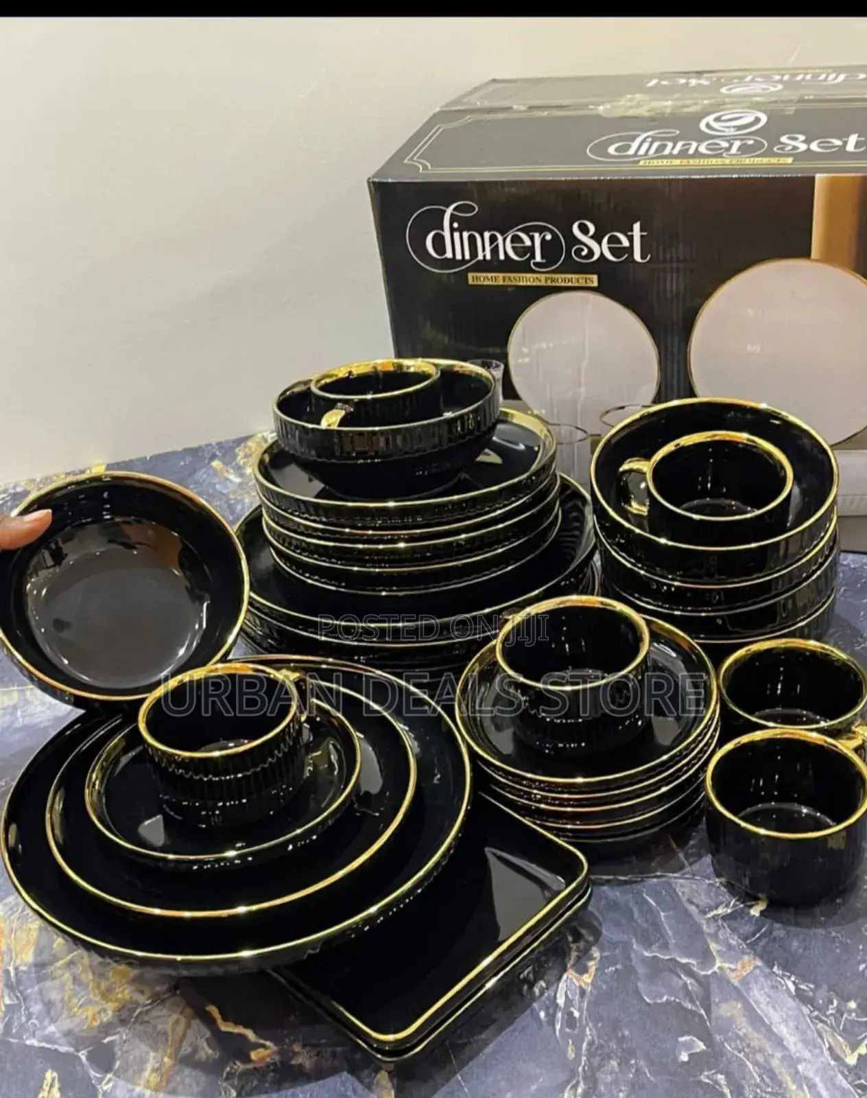 Beautiful 32pcs Black Dinner Set