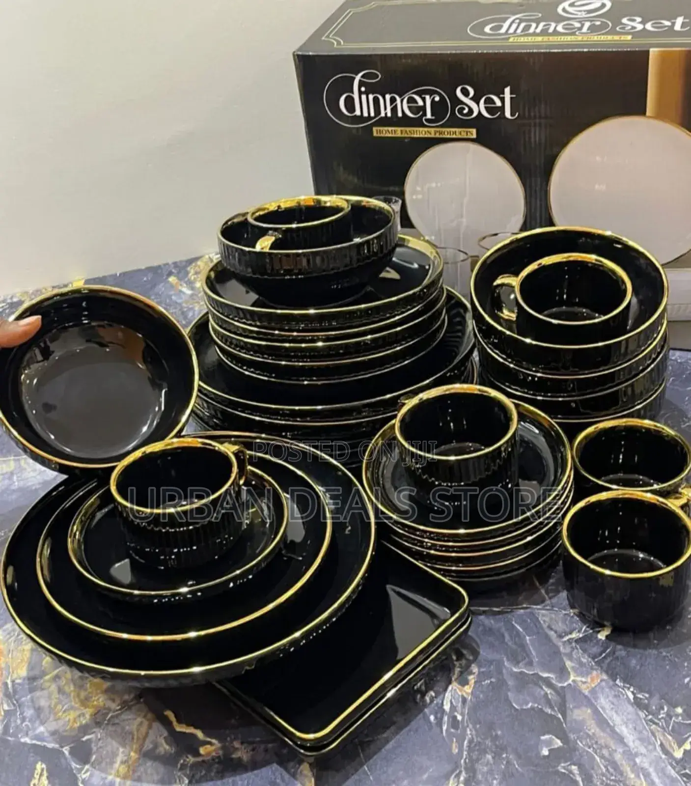 Beautiful 32pcs Black Dinner Set